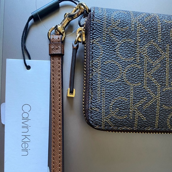 CALVIN KLEIN Monogram Logo Zip Continental Wallet - Picture 3 of 8